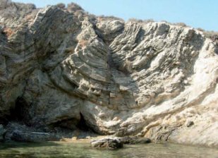 Εικόνα 8.4: Συμπιεσμένα και πτυχωμένα γεωλογικά στρώματα